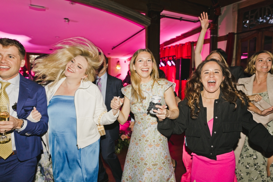 guests dance the night away in Calistoga